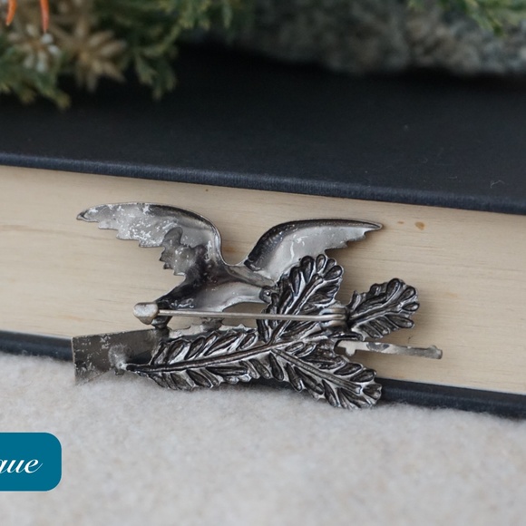 🦅 VINTAGE Silver Eagle with Shotgun Brooch / Scarf Pin 🧷 - Picture 3 of 4